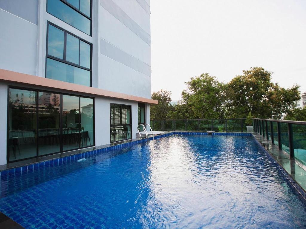 B2 South Pattaya Premier Hotel מראה חיצוני תמונה